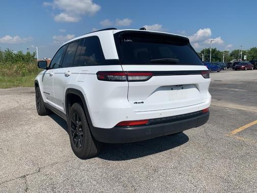 2024 Jeep Grand Cherokee Laredo