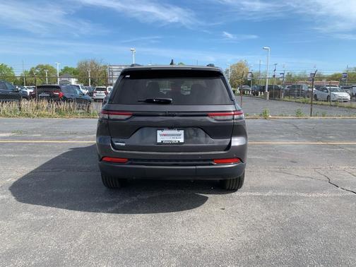 2023 Jeep Grand Cherokee Altitude