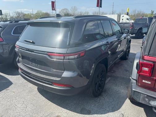 2023 Jeep Grand Cherokee Altitude