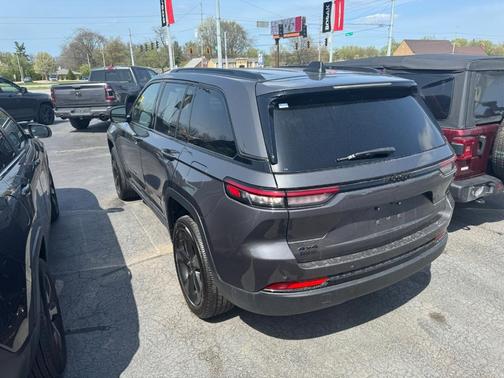 2023 Jeep Grand Cherokee Altitude