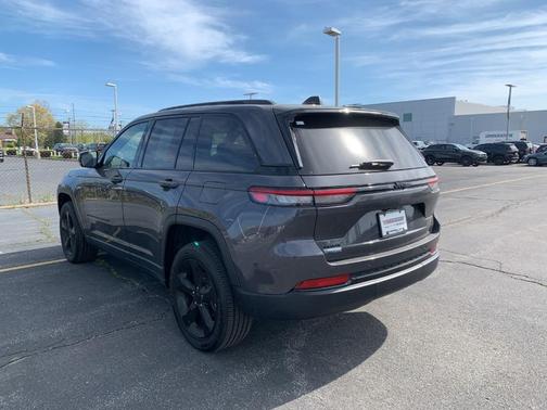 2023 Jeep Grand Cherokee Altitude