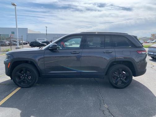2023 Jeep Grand Cherokee Altitude