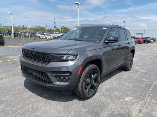 2025 Jeep Grand Cherokee Laredo