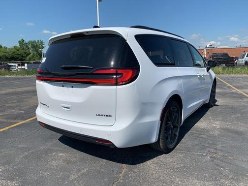 2025 Chrysler Pacifica Limited