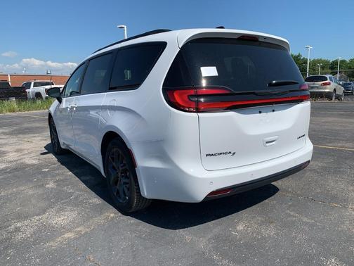 2025 Chrysler Pacifica Limited