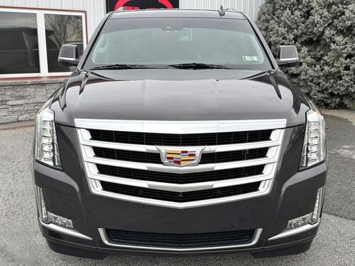 2017 Cadillac Escalade Luxury
