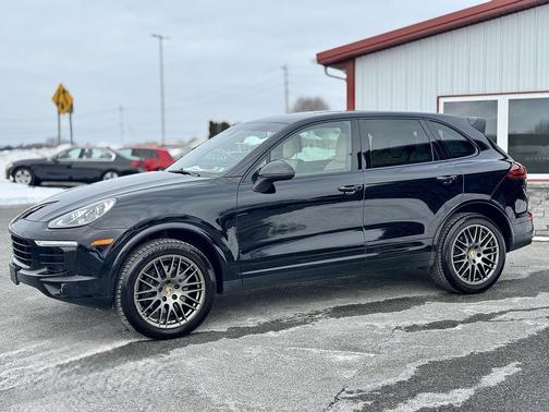 2017 Porsche Cayenne Platinum Edition