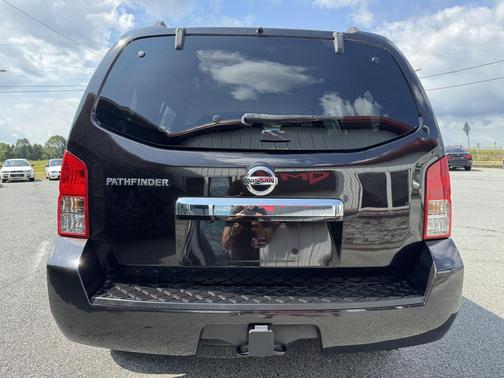 2011 Nissan Pathfinder SV