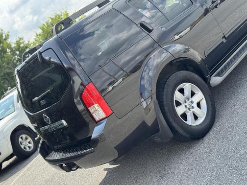 2011 Nissan Pathfinder SV