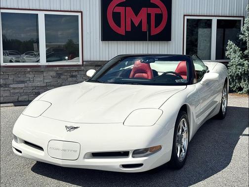 Speedway White 2003 Chevrolet Corvette Base
