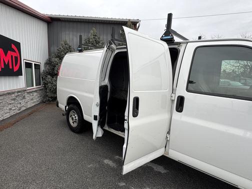 2017 GMC Savana 2500 Work Van