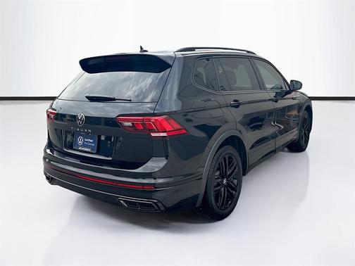 2022 Volkswagen Tiguan 2.0T SE R-Line Black