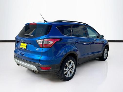 Ruby Red Metallic Tinted Clearcoat 2017 Ford Escape SE