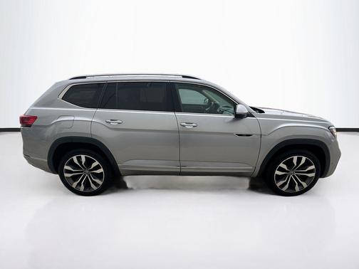 2022 Volkswagen Atlas 3.6L SEL Premium