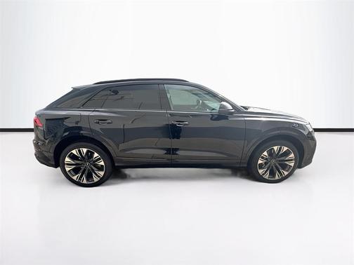 2025 Audi Q8 55 Premium Plus