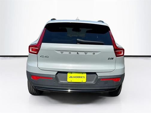 2024 Volvo XC40 B5 Core