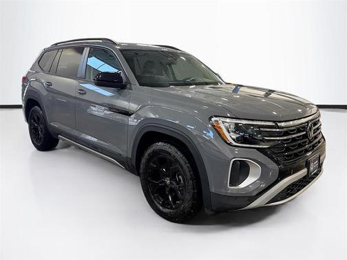 2024 Volkswagen Atlas 2.0T SE w/Technology 4MOTION