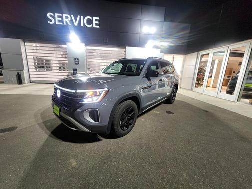 2024 Volkswagen Atlas 2.0T SE w/Technology 4MOTION