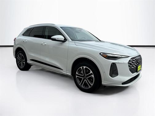 2025 Audi Q5 Premium