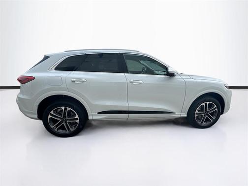 2025 Audi Q5 Premium