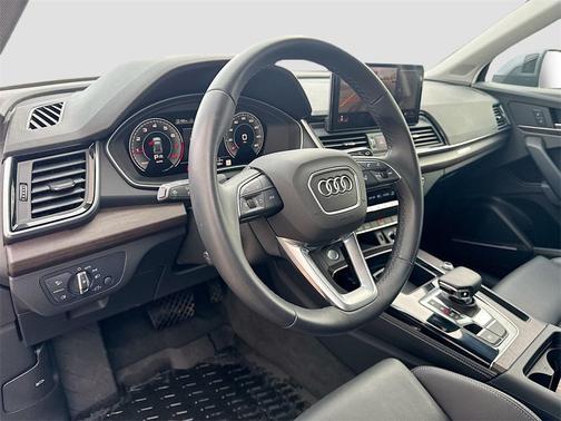 2025 Audi Q5 45 S line Premium Plus