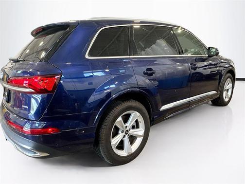 2024 Audi Q7 45 Premium Plus