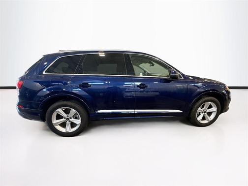 2024 Audi Q7 45 Premium Plus