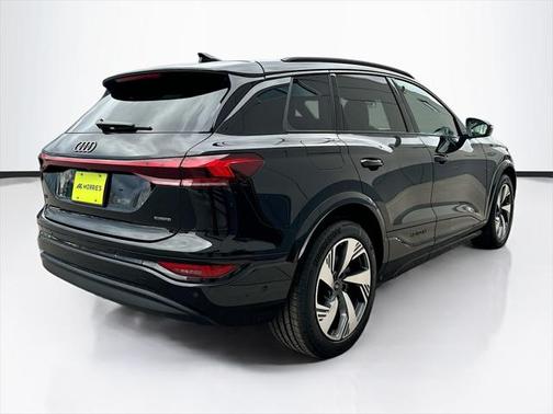 2025 Audi Q6 e-tron Prestige quattro