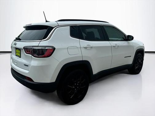 2022 Jeep Compass Latitude Lux