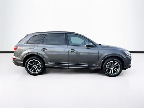2026 Audi Q7 55 Premium