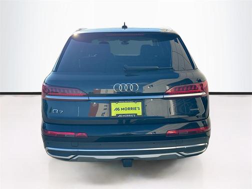 2023 Audi Q7 45 Premium Plus