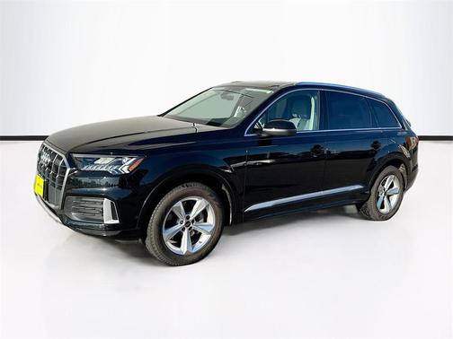 2023 Audi Q7 45 Premium Plus