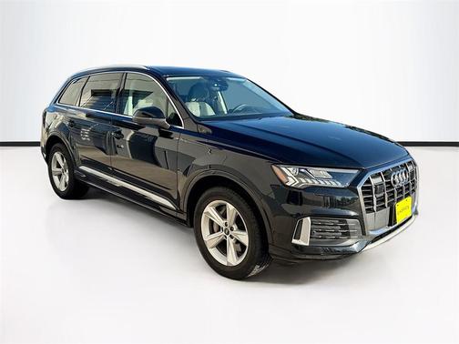 2023 Audi Q7 45 Premium Plus