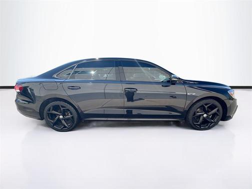 2020 Volkswagen Passat 2.0T R-Line