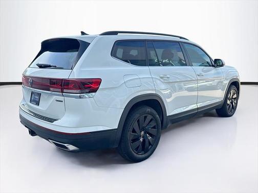 2024 Volkswagen Atlas 2.0T SE w/Technology 4MOTION