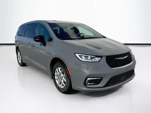 2025 Chrysler Pacifica L