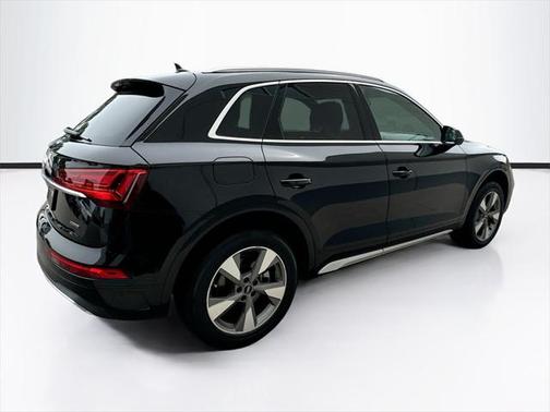 2022 Audi Q5 40 Premium Plus