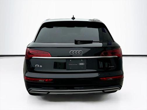 2022 Audi Q5 40 Premium Plus