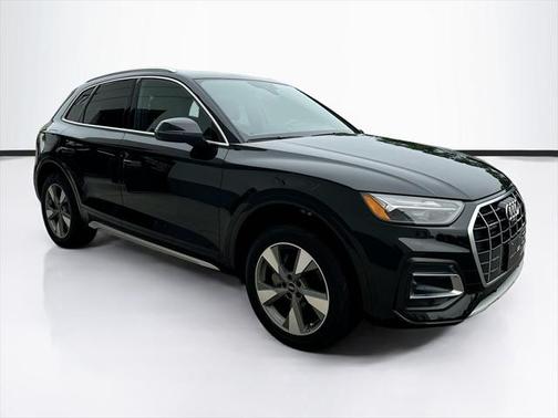 2022 Audi Q5 40 Premium Plus