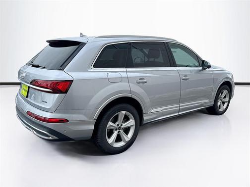 2022 Audi Q7 55 Premium