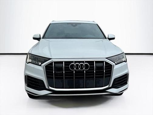2023 Audi Q7 45 Premium Plus