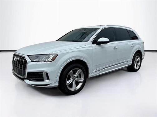 2023 Audi Q7 45 Premium Plus
