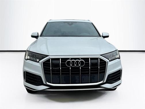 2023 Audi Q7 45 Premium Plus