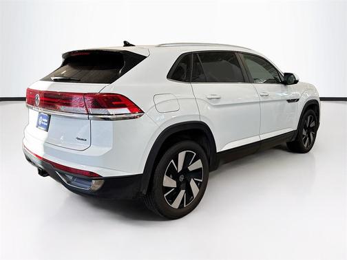 2025 Volkswagen Atlas Cross Sport 2.0T SE w/Technology 4MOTION