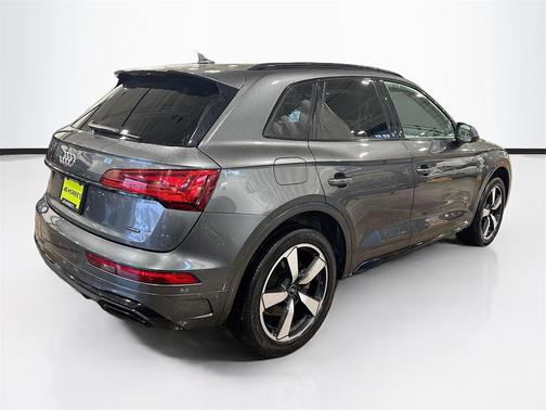 2022 Audi Q5 45 S line Premium Plus
