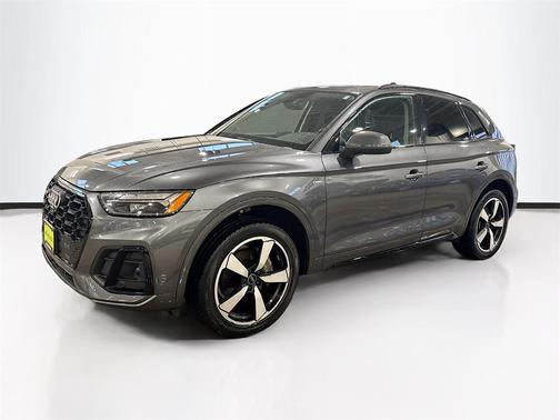 2022 Audi Q5 45 S line Premium Plus