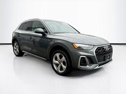2022 Audi Q5 45 S line Premium Plus