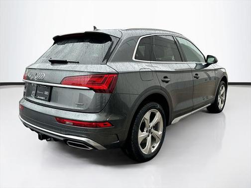 2022 Audi Q5 45 S line Premium Plus