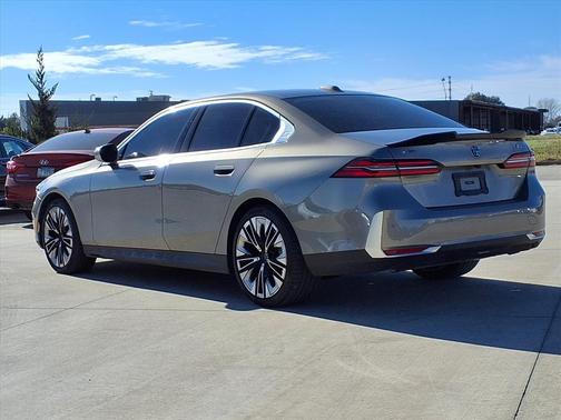 2024 BMW 530 530i xDrive