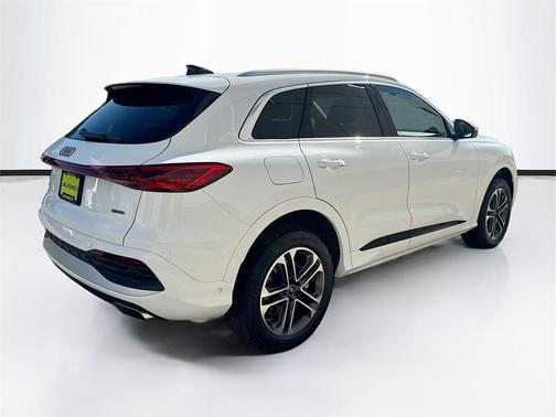 2025 Audi Q5 Premium